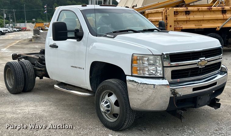 image for item EK4750 2009 Chevrolet  Silverado 3500HD truck cab and chassis