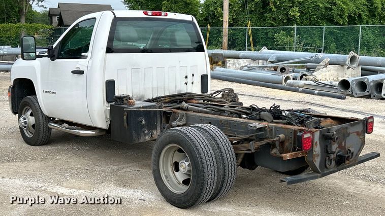 image for item EK4750 2009 Chevrolet  Silverado 3500HD truck cab and chassis