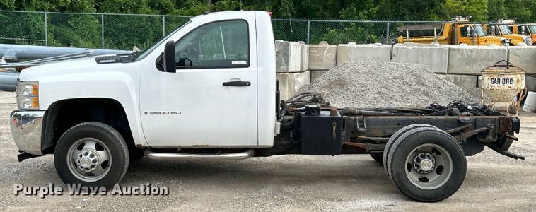 image for item EK4750 2009 Chevrolet  Silverado 3500HD truck cab and chassis