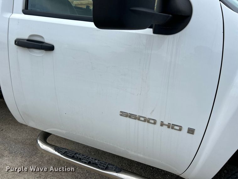 image for item EK4750 2009 Chevrolet  Silverado 3500HD truck cab and chassis