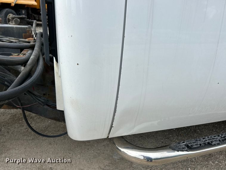 image for item EK4750 2009 Chevrolet  Silverado 3500HD truck cab and chassis