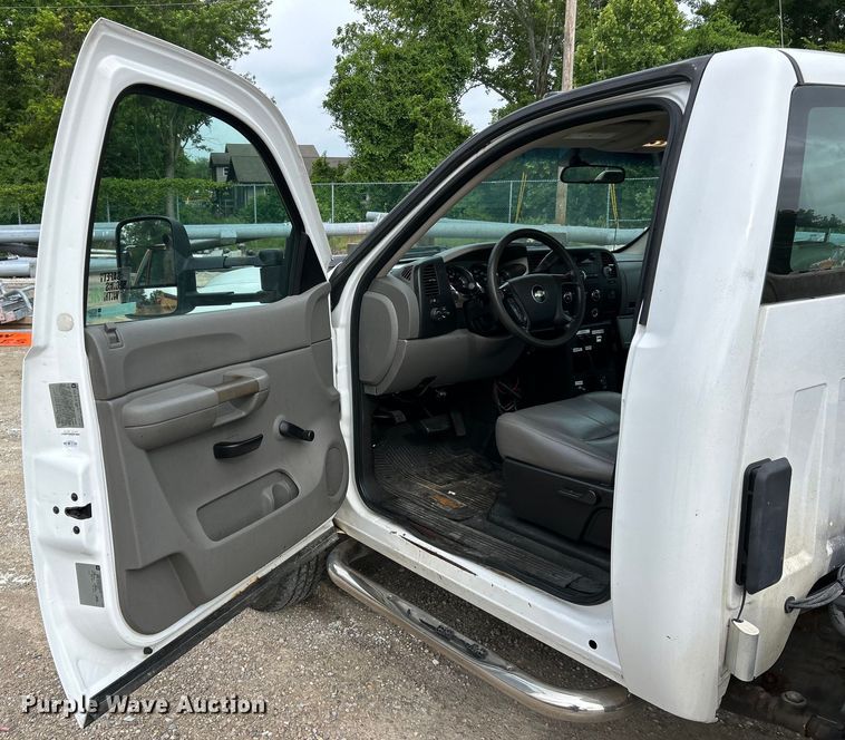 image for item EK4750 2009 Chevrolet  Silverado 3500HD truck cab and chassis