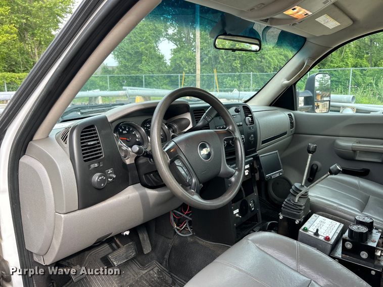 image for item EK4750 2009 Chevrolet  Silverado 3500HD truck cab and chassis