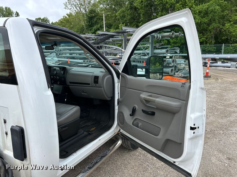 image for item EK4750 2009 Chevrolet  Silverado 3500HD truck cab and chassis