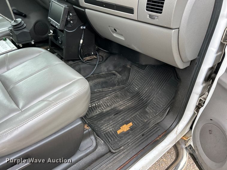 image for item EK4750 2009 Chevrolet  Silverado 3500HD truck cab and chassis