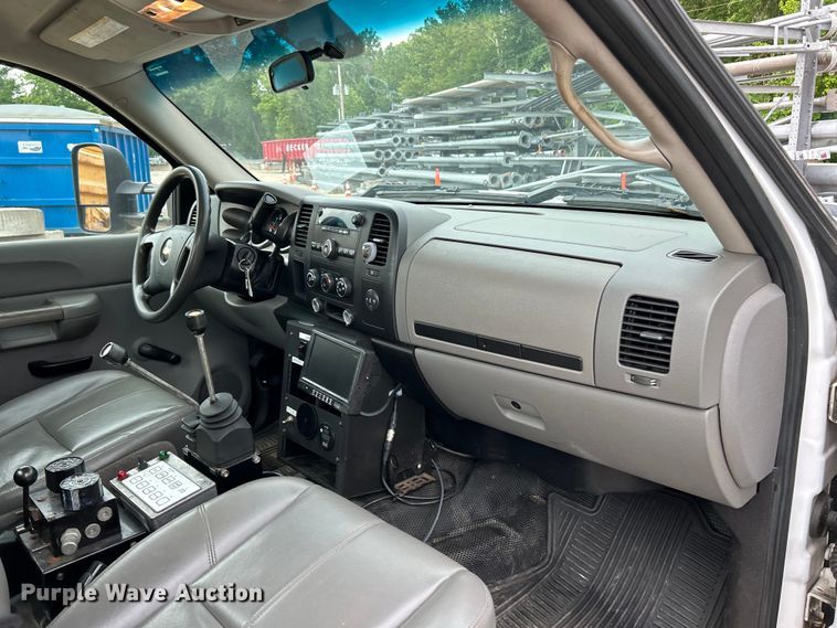 image for item EK4750 2009 Chevrolet  Silverado 3500HD truck cab and chassis