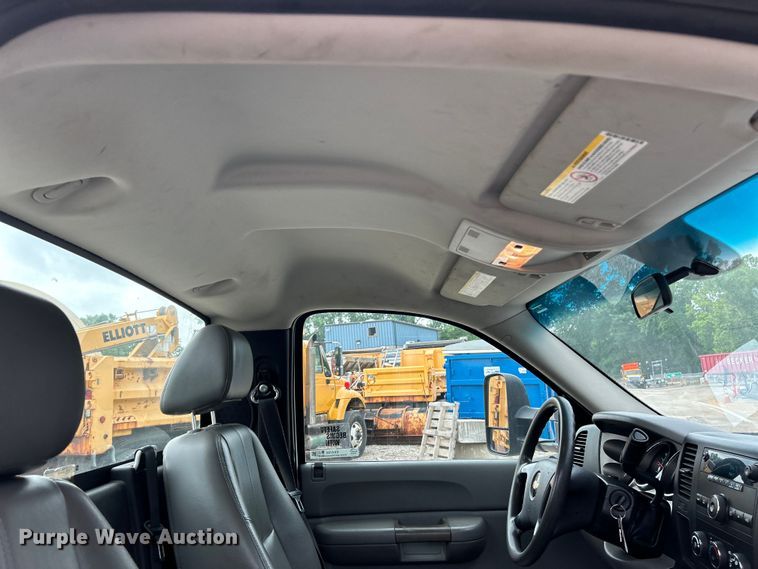 image for item EK4750 2009 Chevrolet  Silverado 3500HD truck cab and chassis