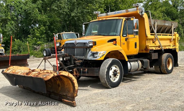 image for item EK4753 2006 International  7400 dump truck