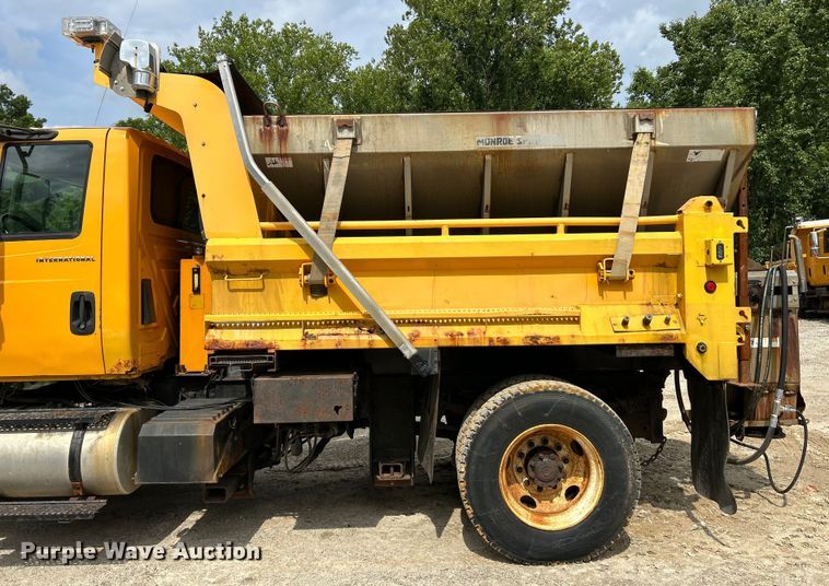 image for item EK4753 2006 International  7400 dump truck