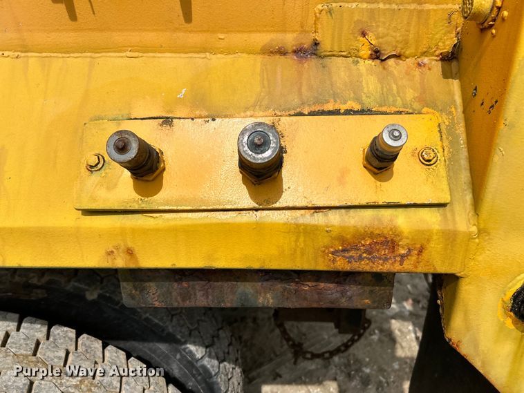 image for item EK4753 2006 International  7400 dump truck