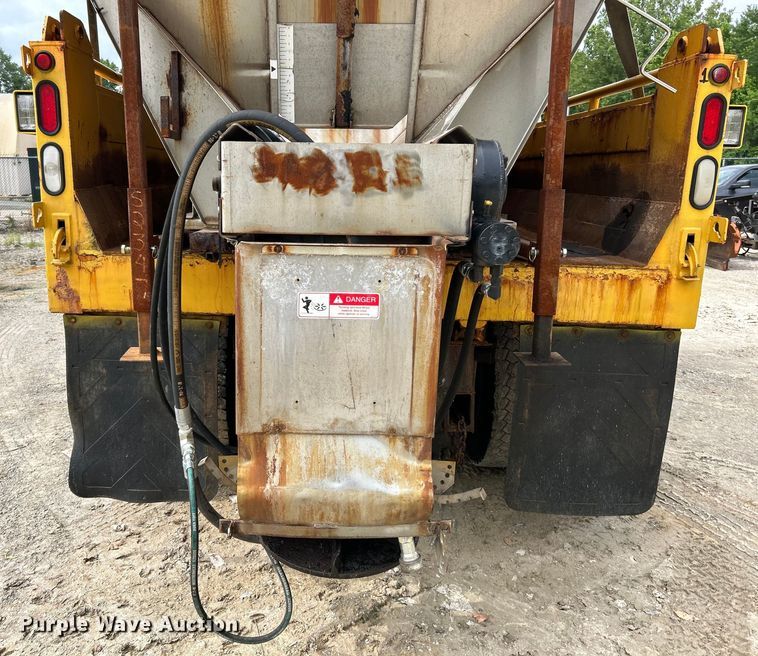 image for item EK4753 2006 International  7400 dump truck