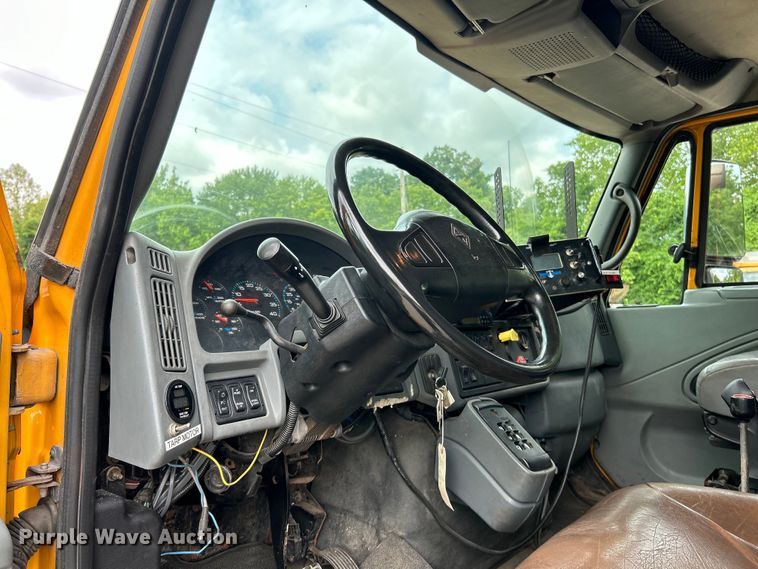 image for item EK4753 2006 International  7400 dump truck