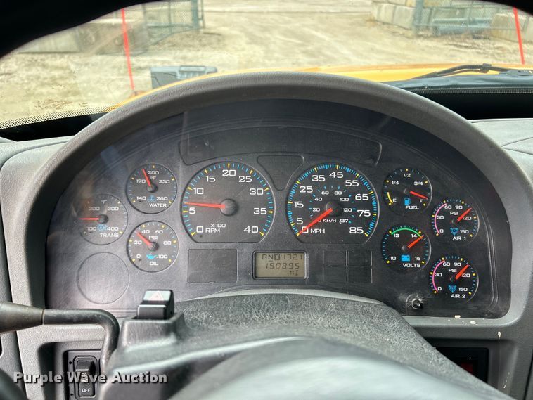 image for item EK4753 2006 International  7400 dump truck