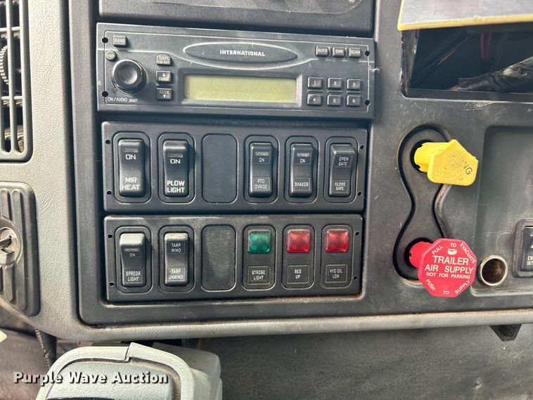 image for item EK4753 2006 International  7400 dump truck