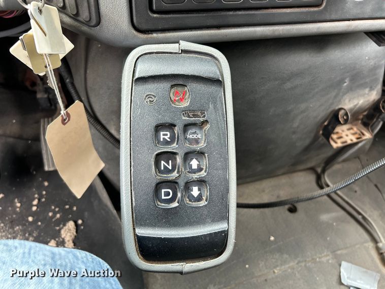 image for item EK4753 2006 International  7400 dump truck