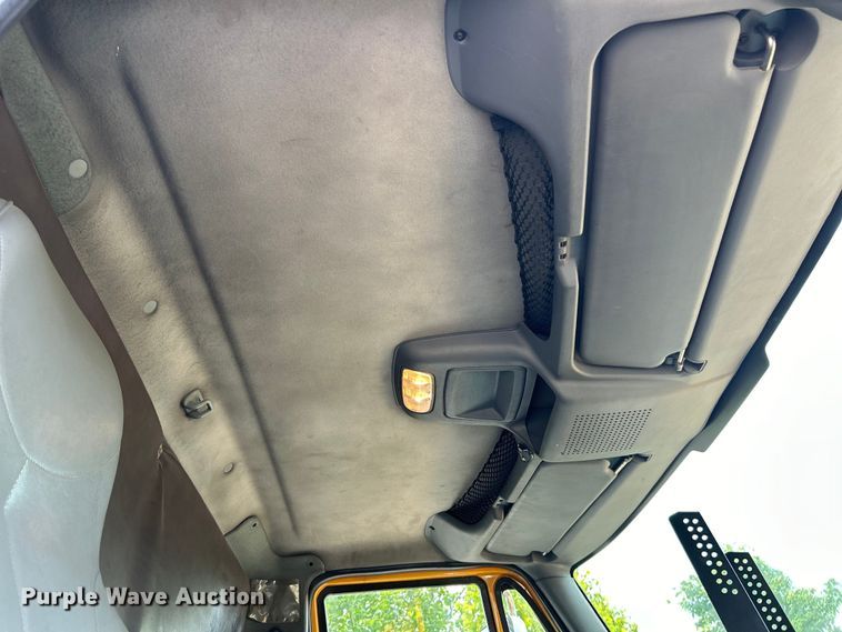 image for item EK4753 2006 International  7400 dump truck