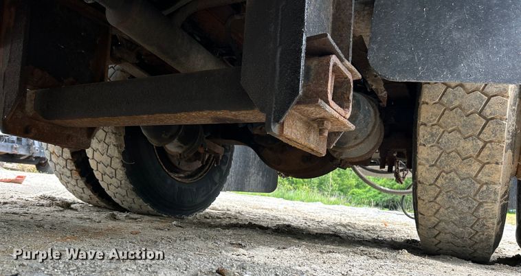 image for item EK4753 2006 International  7400 dump truck