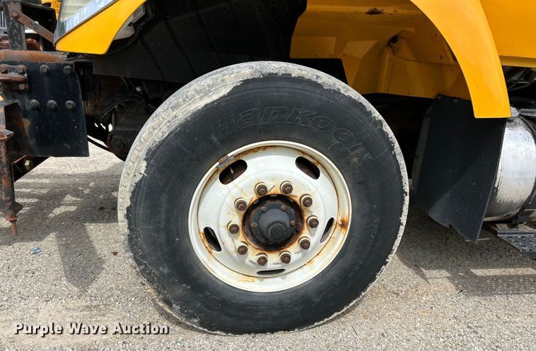 image for item EK4753 2006 International  7400 dump truck