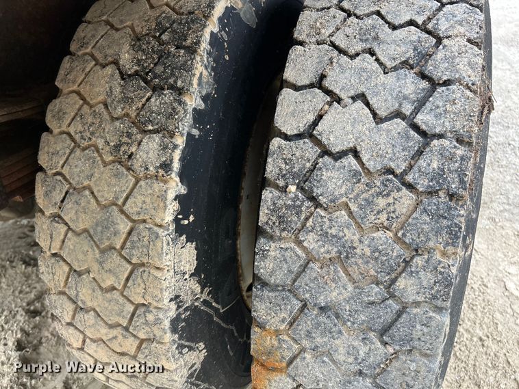 image for item EK4753 2006 International  7400 dump truck