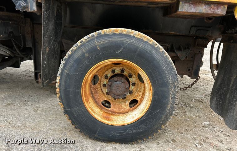 image for item EK4753 2006 International  7400 dump truck