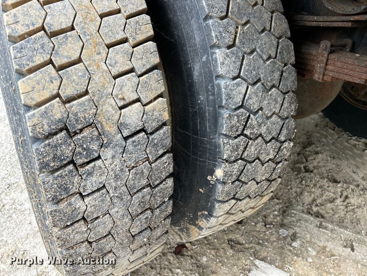 image for item EK4753 2006 International  7400 dump truck