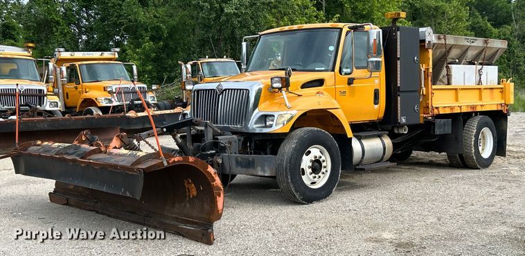 image for item EK4756 2005 International  7400 dump truck