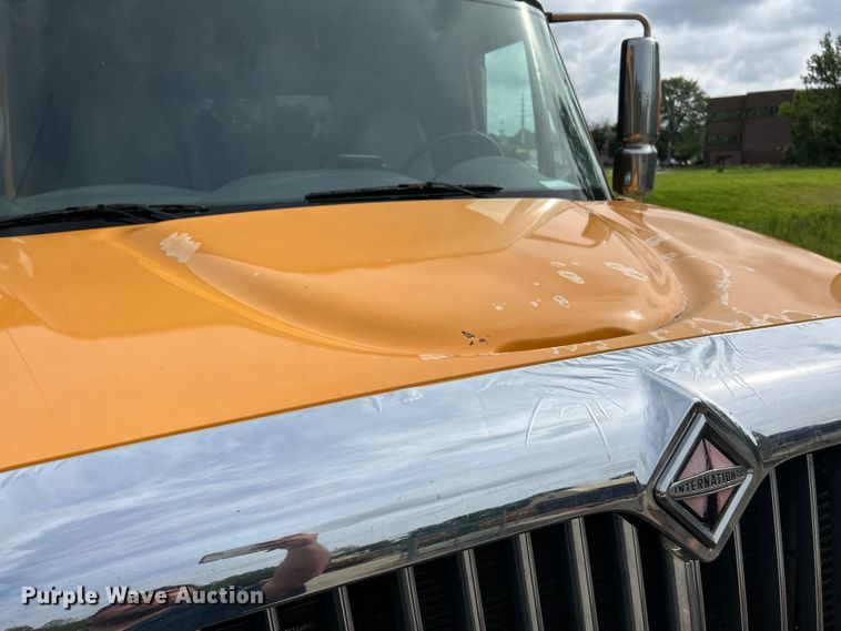 image for item EK4756 2005 International  7400 dump truck