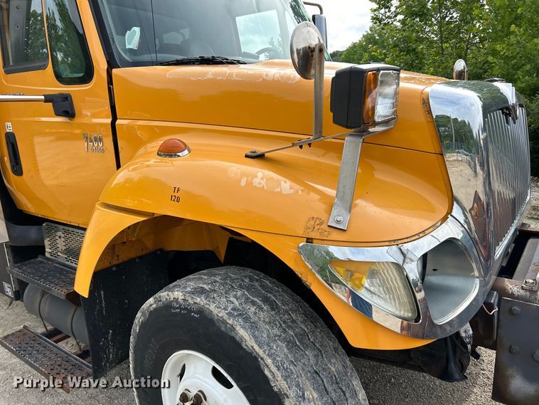 image for item EK4756 2005 International  7400 dump truck