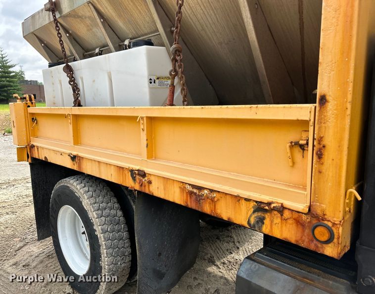 image for item EK4756 2005 International  7400 dump truck