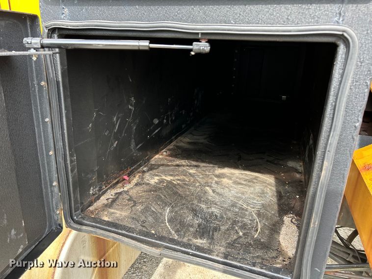 image for item EK4756 2005 International  7400 dump truck