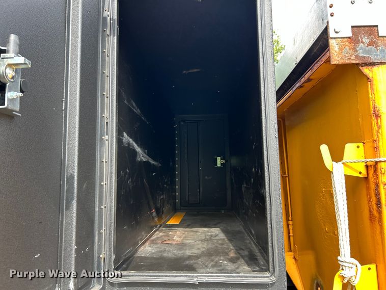 image for item EK4756 2005 International  7400 dump truck