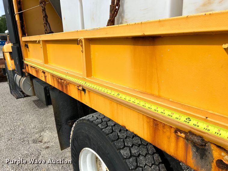 image for item EK4756 2005 International  7400 dump truck