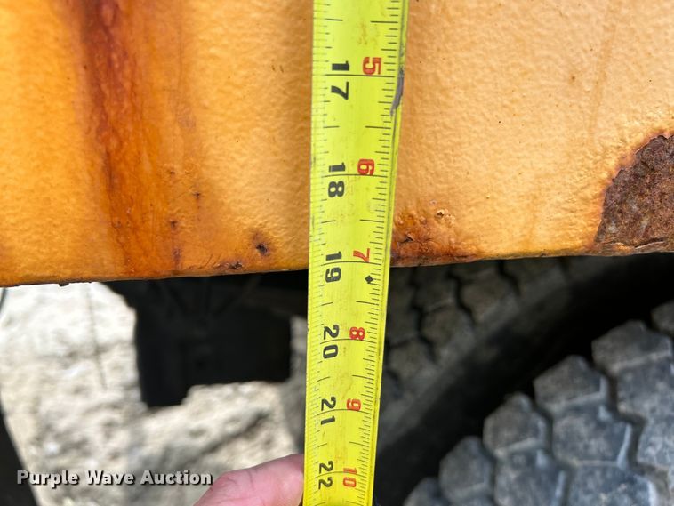 image for item EK4756 2005 International  7400 dump truck