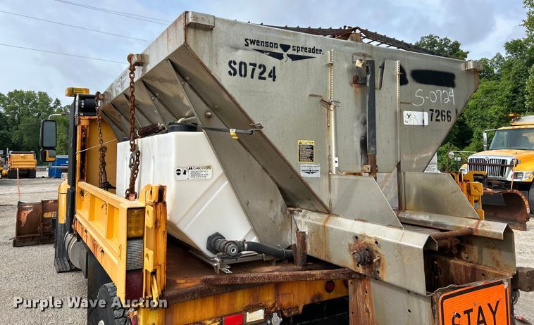 image for item EK4756 2005 International  7400 dump truck