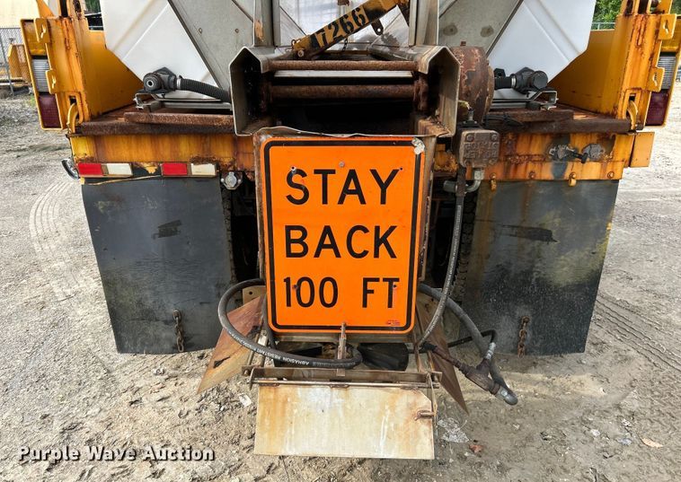 image for item EK4756 2005 International  7400 dump truck