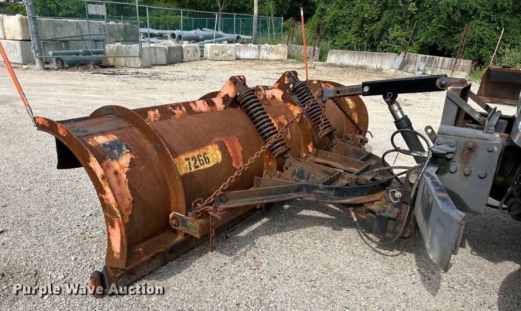 image for item EK4756 2005 International  7400 dump truck