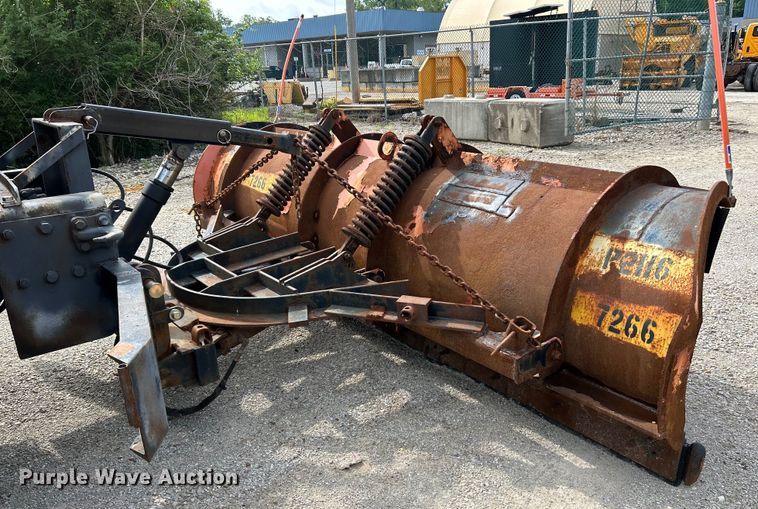 image for item EK4756 2005 International  7400 dump truck