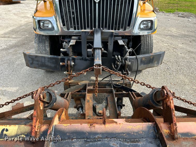 image for item EK4756 2005 International  7400 dump truck