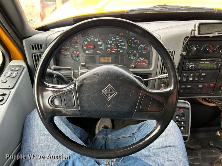 image for item EK4756 2005 International  7400 dump truck