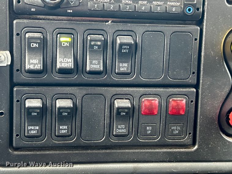 image for item EK4756 2005 International  7400 dump truck