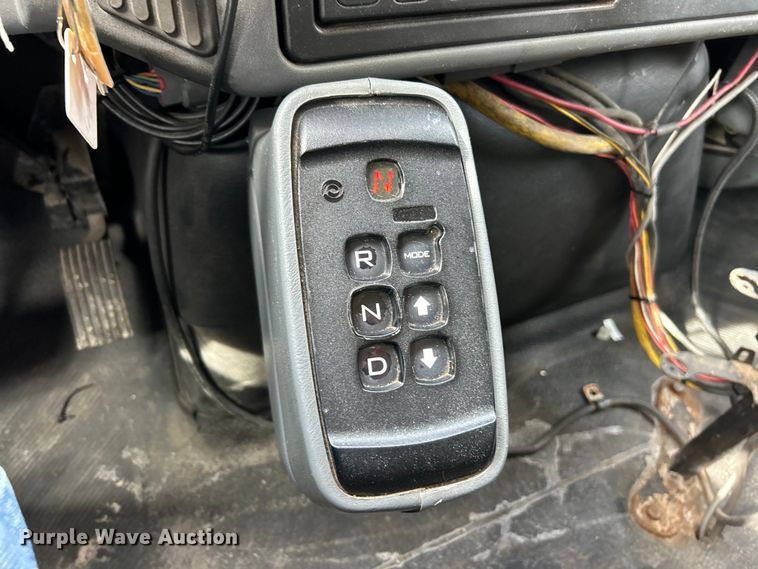 image for item EK4756 2005 International  7400 dump truck