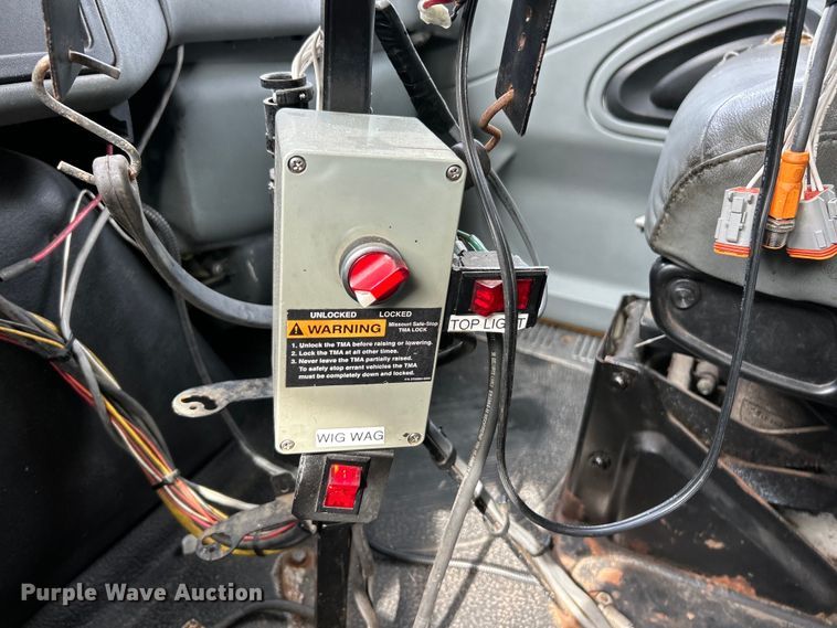 image for item EK4756 2005 International  7400 dump truck