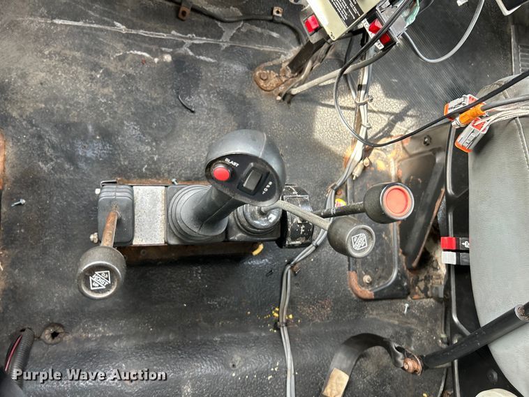 image for item EK4756 2005 International  7400 dump truck