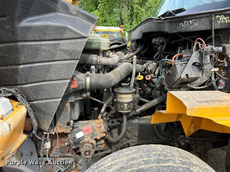 image for item EK4756 2005 International  7400 dump truck