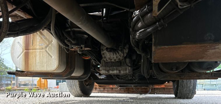 image for item EK4756 2005 International  7400 dump truck