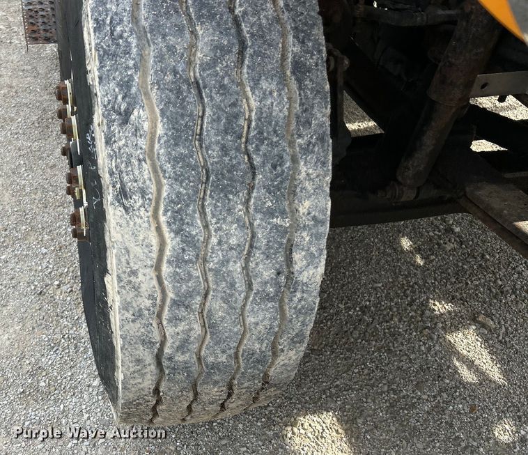 image for item EK4756 2005 International  7400 dump truck