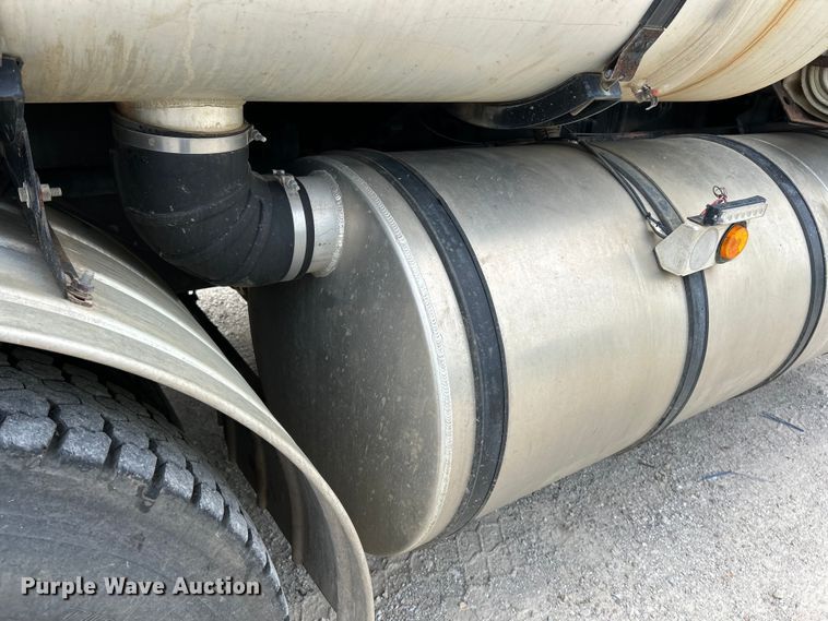 image for item EK4758 2009 International  Workstar 7400 SBA sewer jetter truck