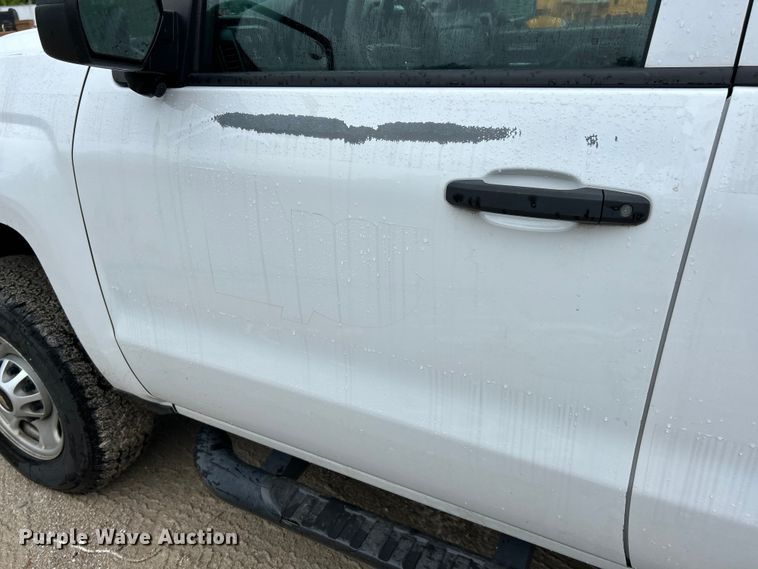 image for item EK4759 2017 Chevrolet  Silverado 2500HD Double Cab utility bed pickup truck