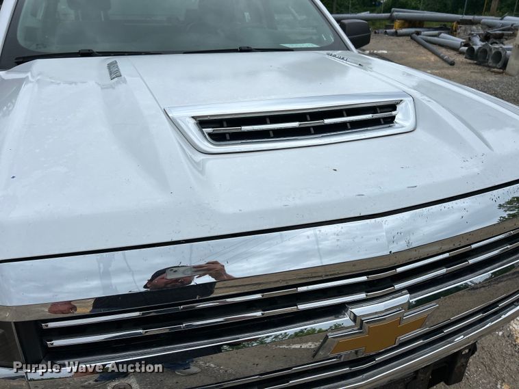 image for item EK4759 2017 Chevrolet  Silverado 2500HD Double Cab utility bed pickup truck