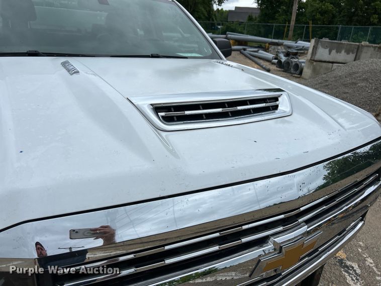 image for item EK4759 2017 Chevrolet  Silverado 2500HD Double Cab utility bed pickup truck